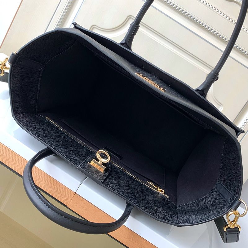 louis vuitton on my side mm tote in grained leather black louis vuitton on my side mm tote in grained leather black